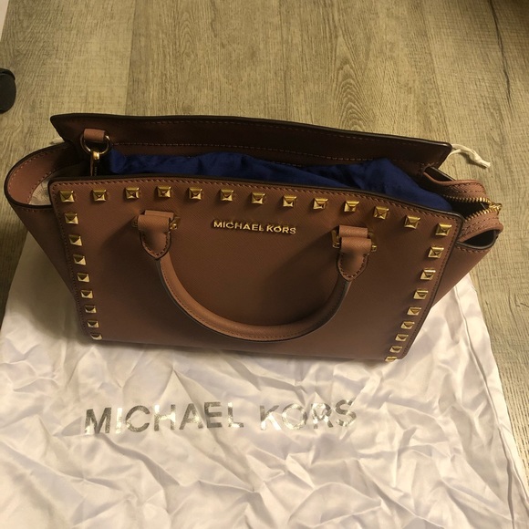 Michael Kors Handbags - mk selma medium dusty rose with rivet